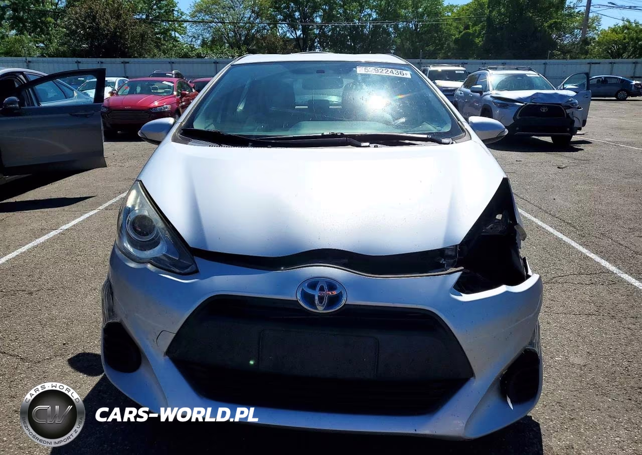 2016 Toyota Prius C One VIN:JTDKDTB34G1134701 - 5