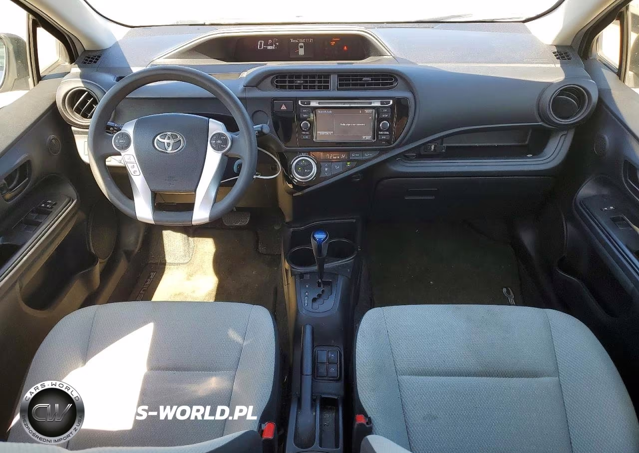 2016 Toyota Prius C One VIN:JTDKDTB34G1134701 - 8
