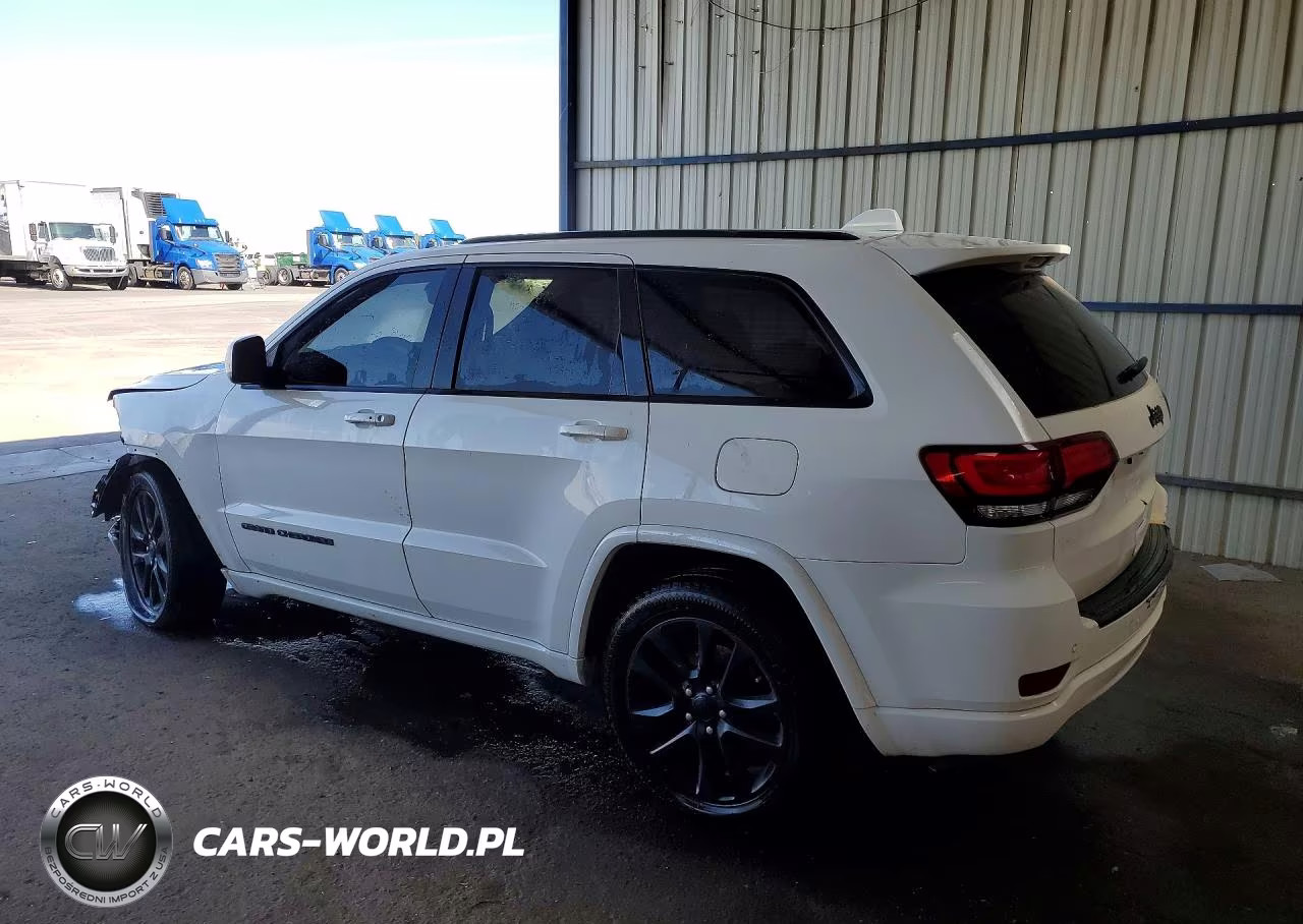 2020 Jeep Grand Cherokee Laredo VIN:1C4RJEAGXLC355712 - 2