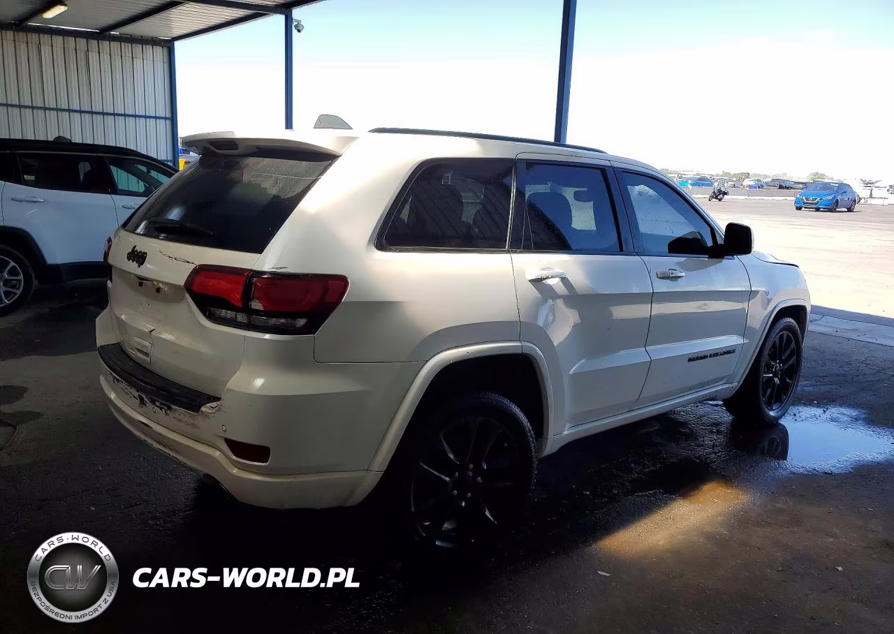 2020 Jeep Grand Cherokee Laredo VIN:1C4RJEAGXLC355712 - 3