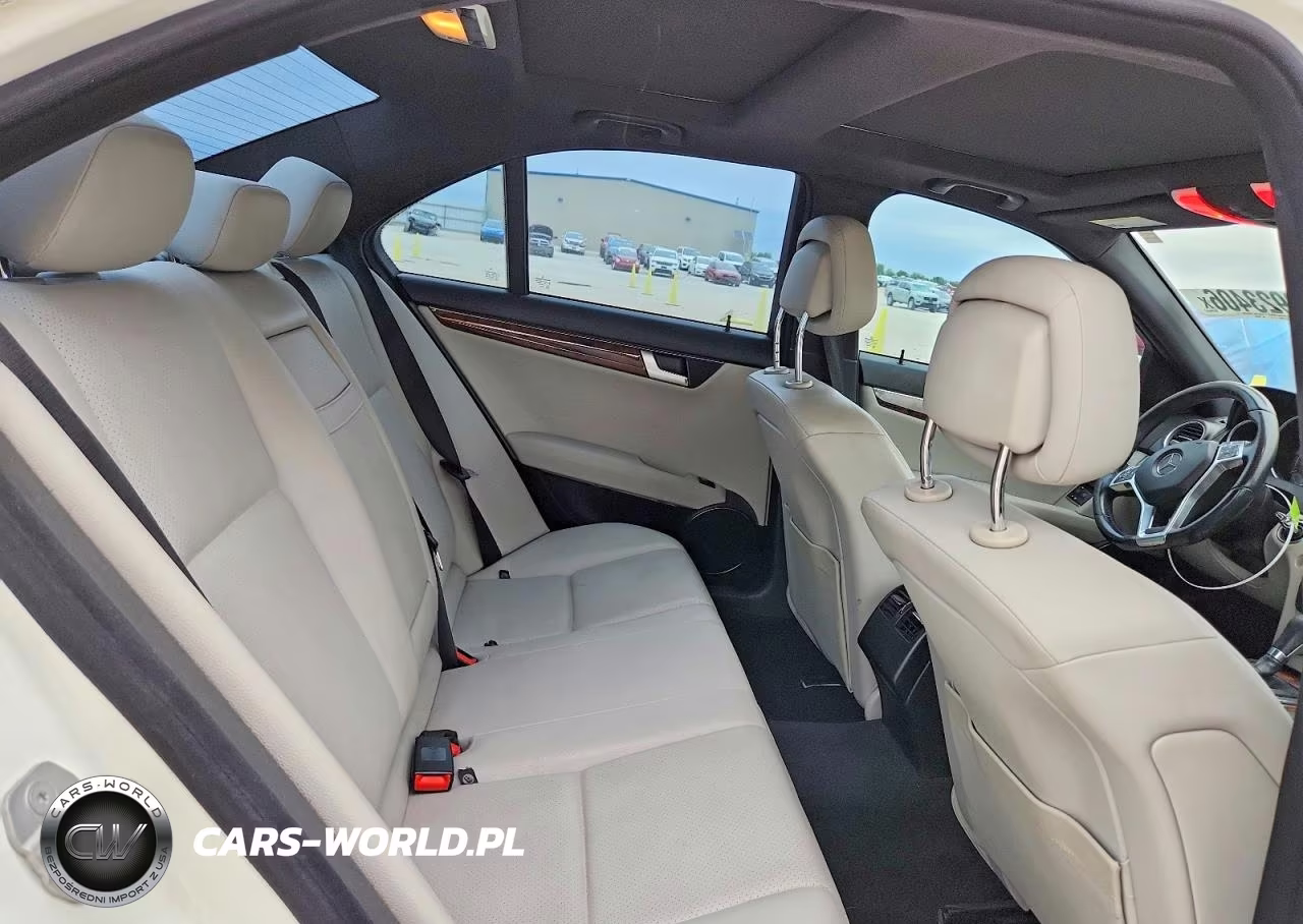2012 Mercedes-Benz C 300 4Matic VIN:WDDGF8BB6CR209808 - 10