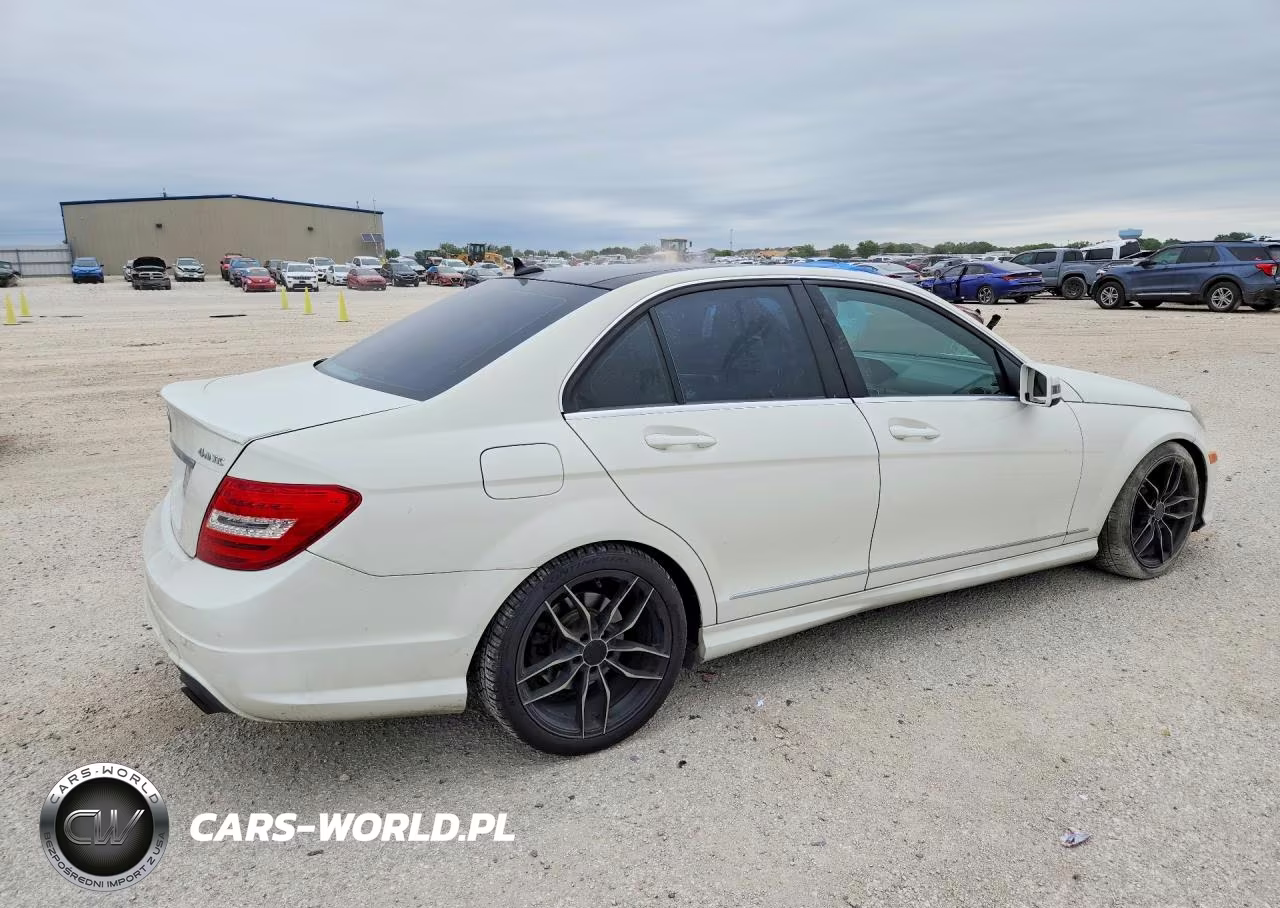 2012 Mercedes-Benz C 300 4Matic VIN:WDDGF8BB6CR209808 - 3