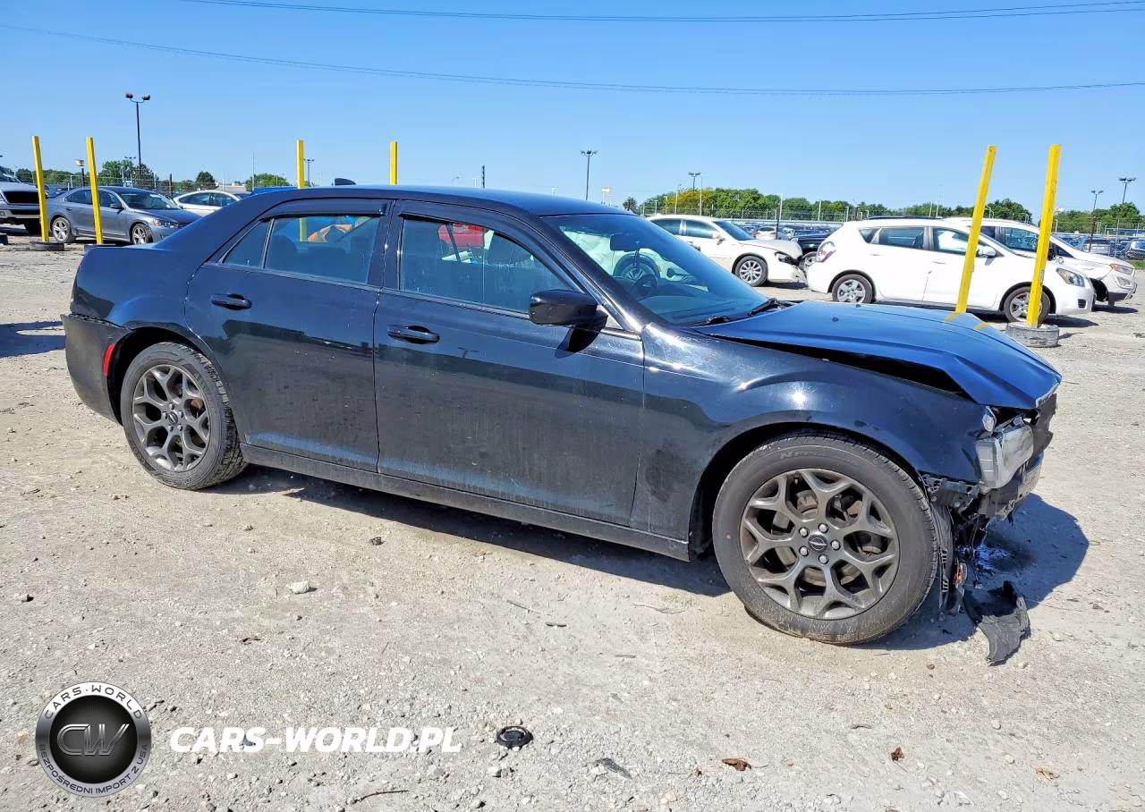 2016 Chrysler 300 S VIN:2C3CCAGGXGH244276 - 4