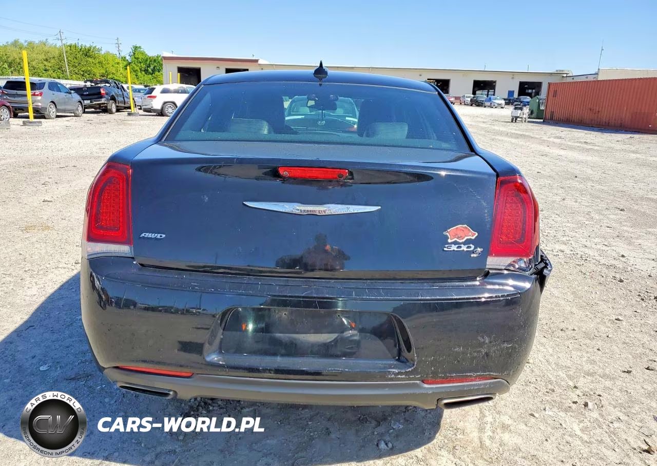 2016 Chrysler 300 S VIN:2C3CCAGGXGH244276 - 6