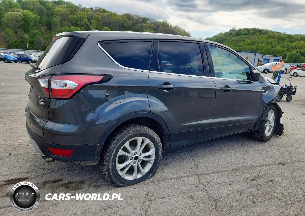 2017 Ford Escape Se VIN:1FMCU9GD6HUB82611 - 3