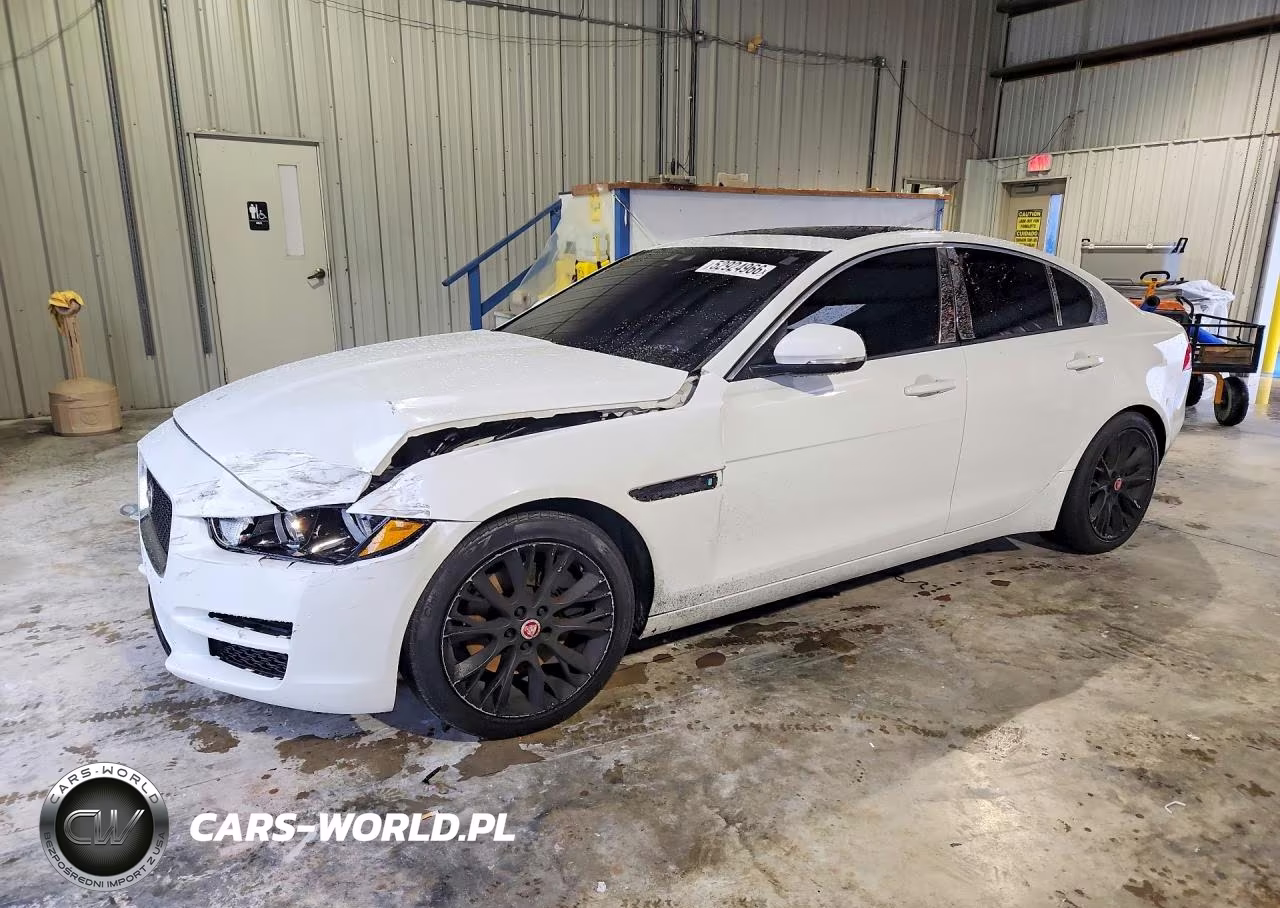 2017 Jaguar Xe – zdjęcie 1 z 12