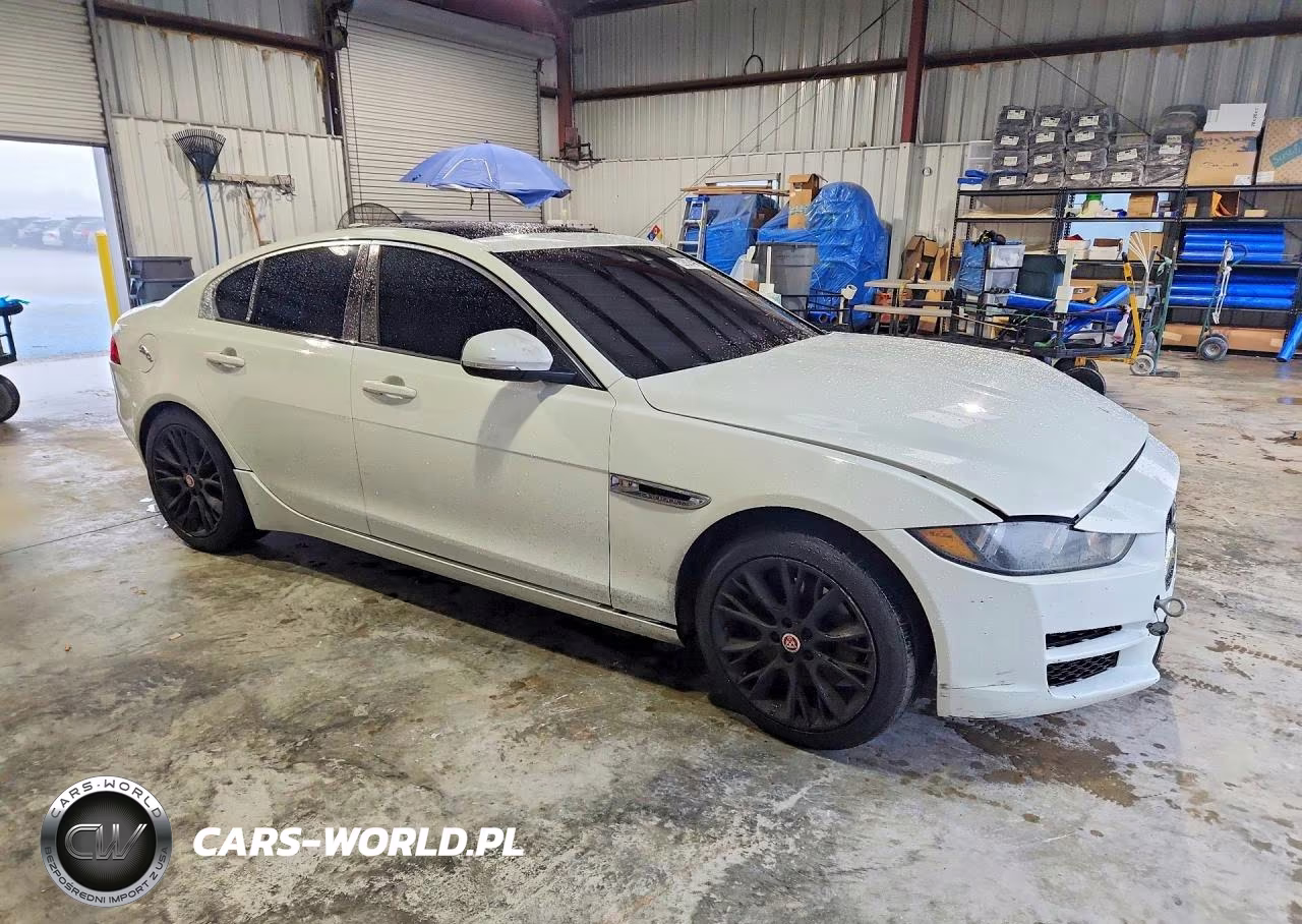 2017 Jaguar Xe VIN:SAJAR4BG7HA978837 - 4