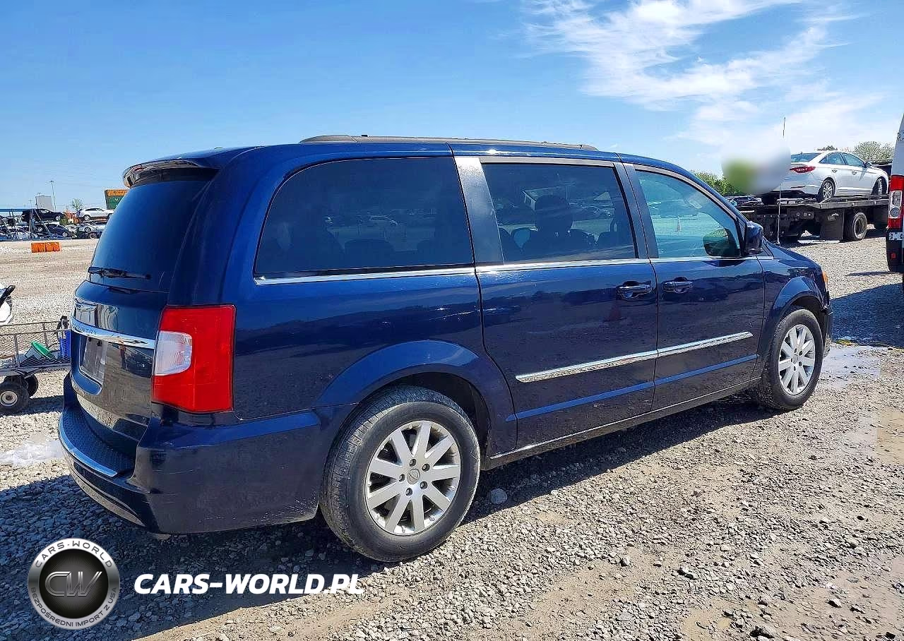 2016 Chrysler Town & Country Touring VIN:2C4RC1BG3GR110748 - 3