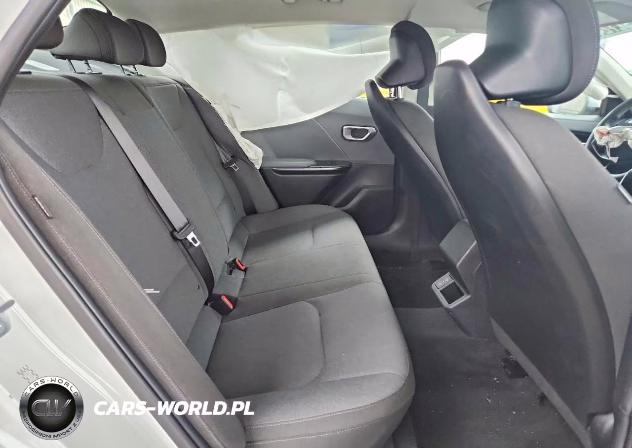 2025 Kia K4 Lxs VIN:3KPFT4DE2SE074738 - 10