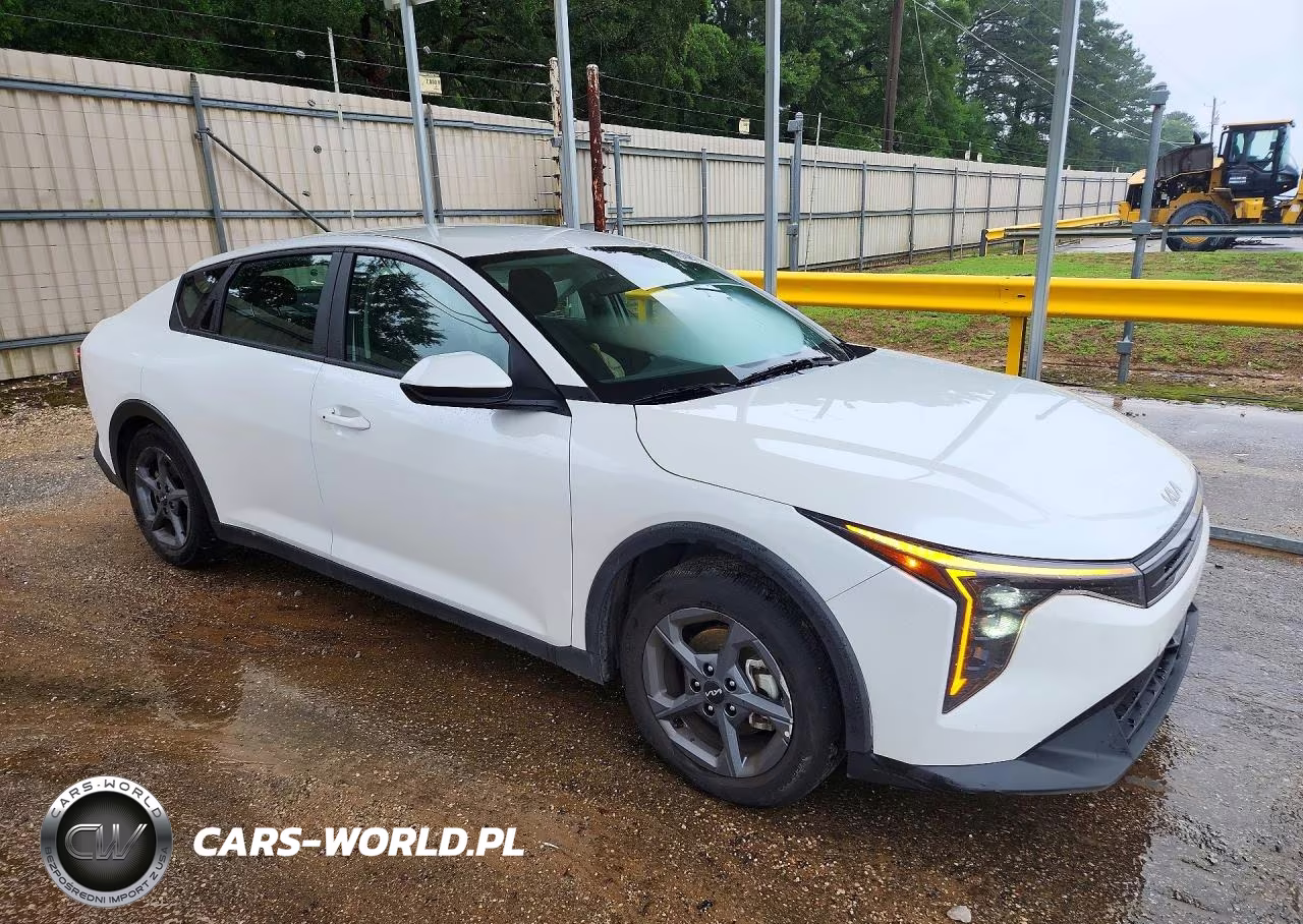 2025 Kia K4 Lxs VIN:3KPFT4DE2SE074738 - 4