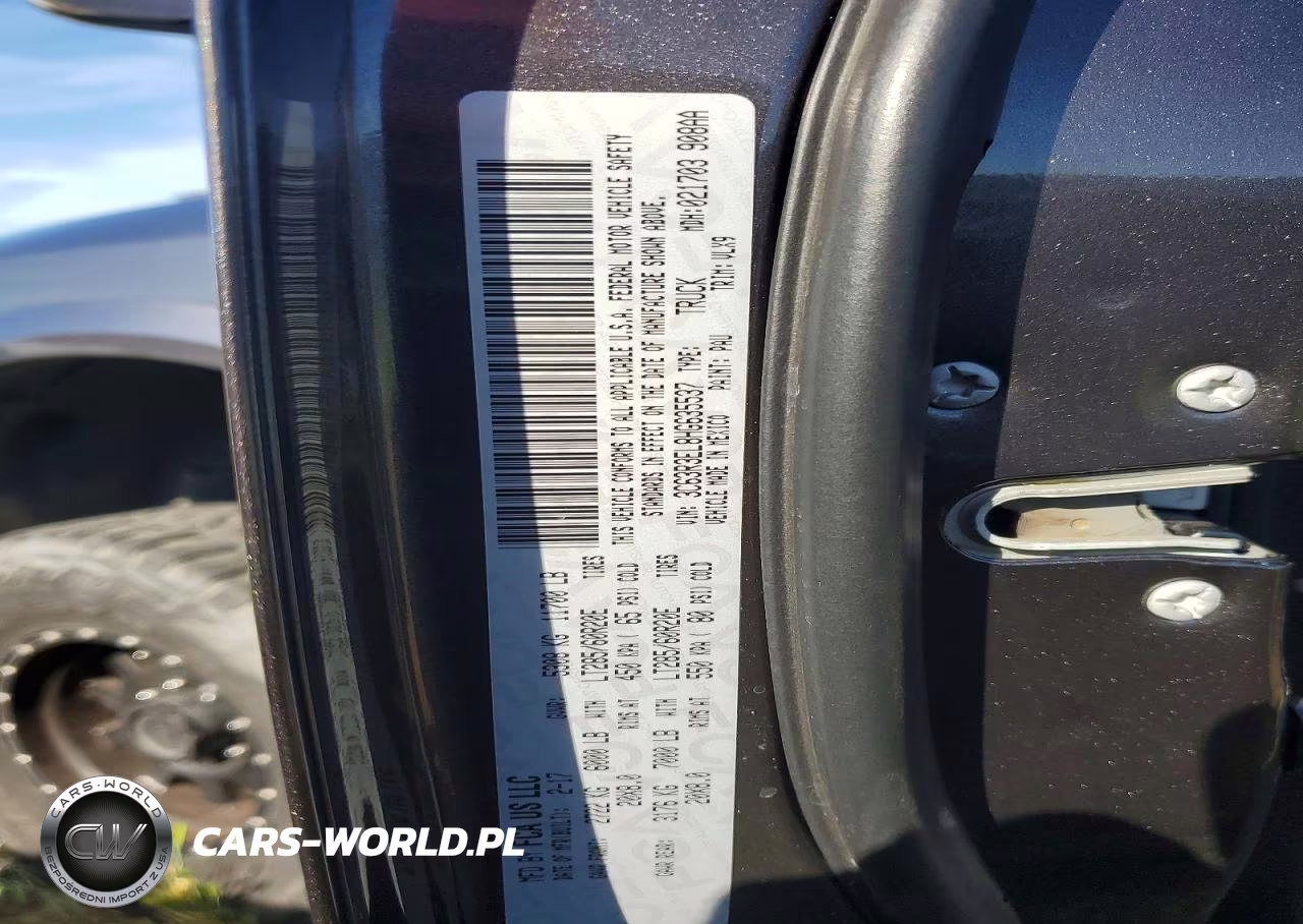 2017 Ram 3500 Laramie VIN:3C63R3EL8HG635537 - 13