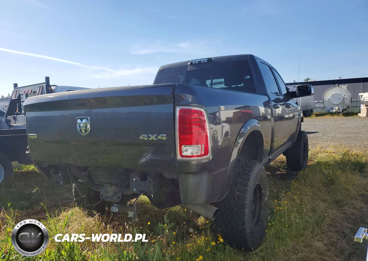 2017 Ram 3500 Laramie VIN:3C63R3EL8HG635537 - 3