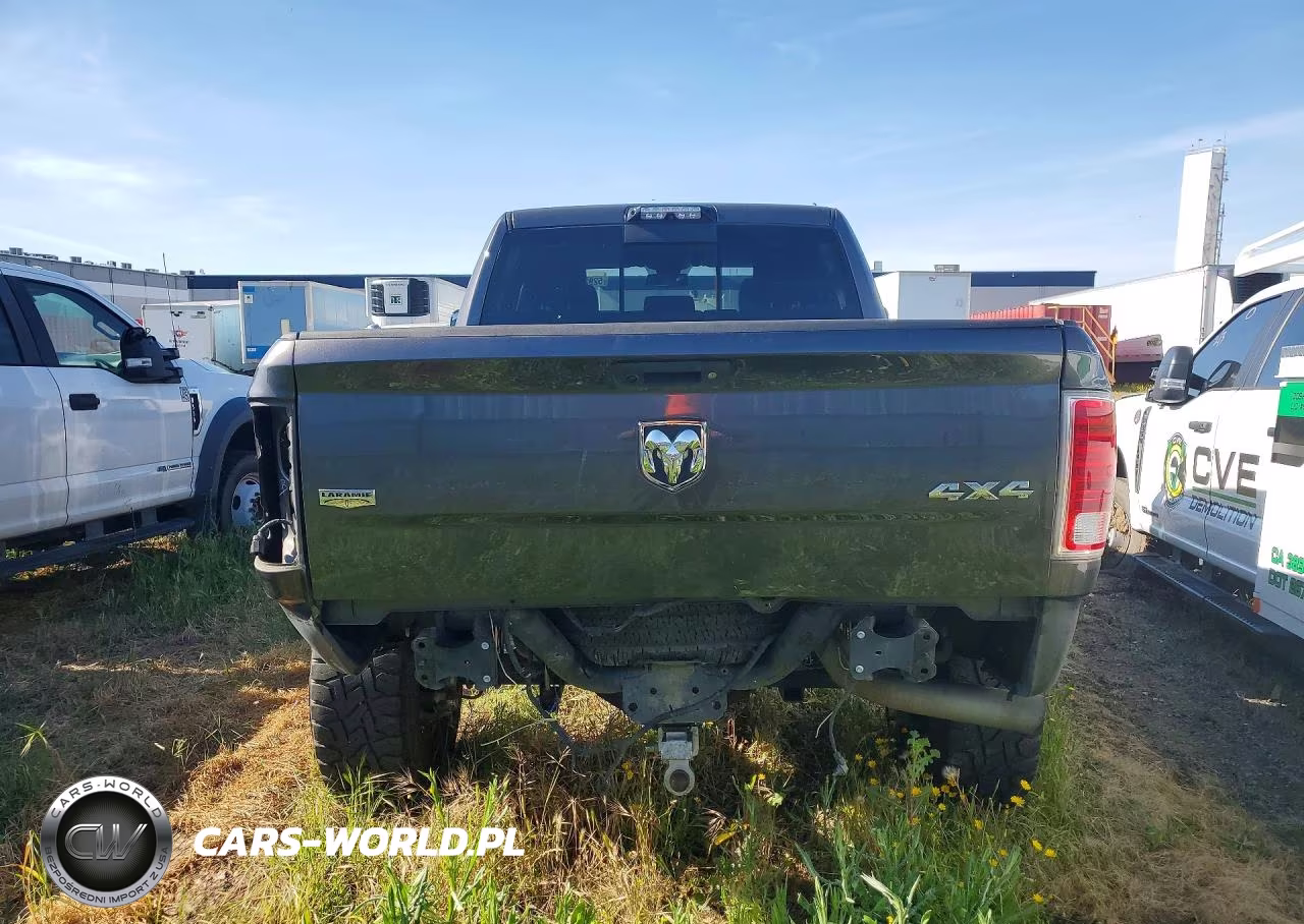 2017 Ram 3500 Laramie VIN:3C63R3EL8HG635537 - 6