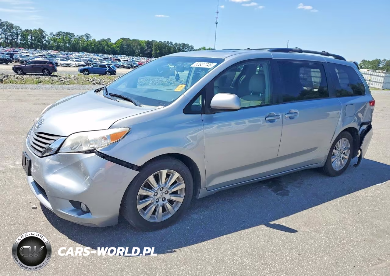 2014 Toyota Sienna Xle 7-Passenger – zdjęcie 1 z 13