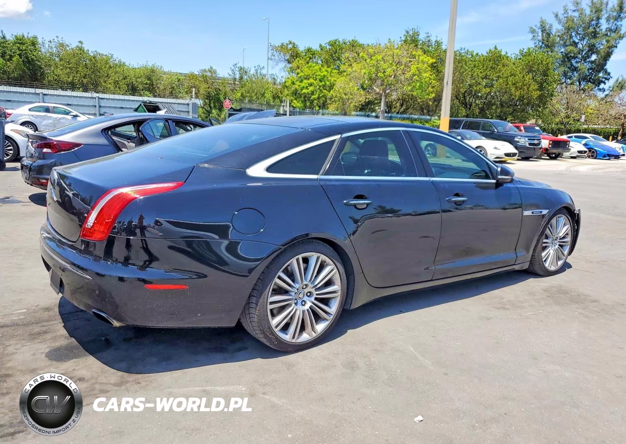 2012 Jaguar Xj Supercharged VIN:SAJWA1GE5CMV34303 - 3