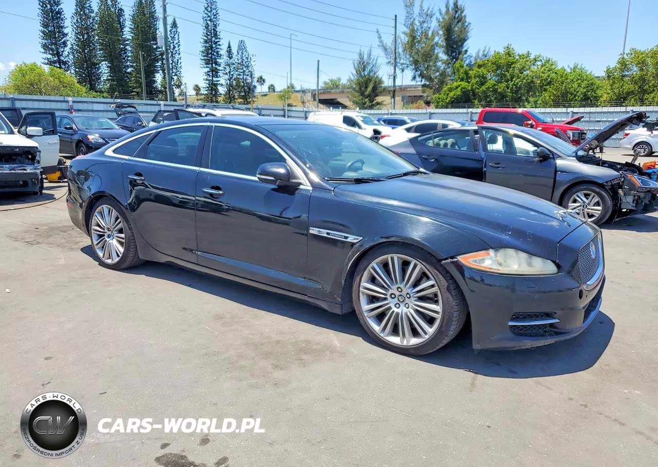 2012 Jaguar Xj Supercharged VIN:SAJWA1GE5CMV34303 - 4