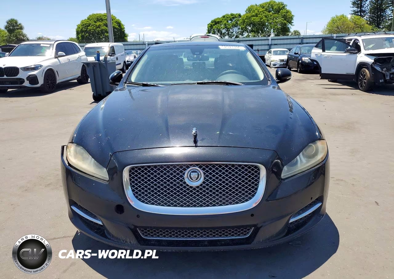 2012 Jaguar Xj Supercharged VIN:SAJWA1GE5CMV34303 - 5