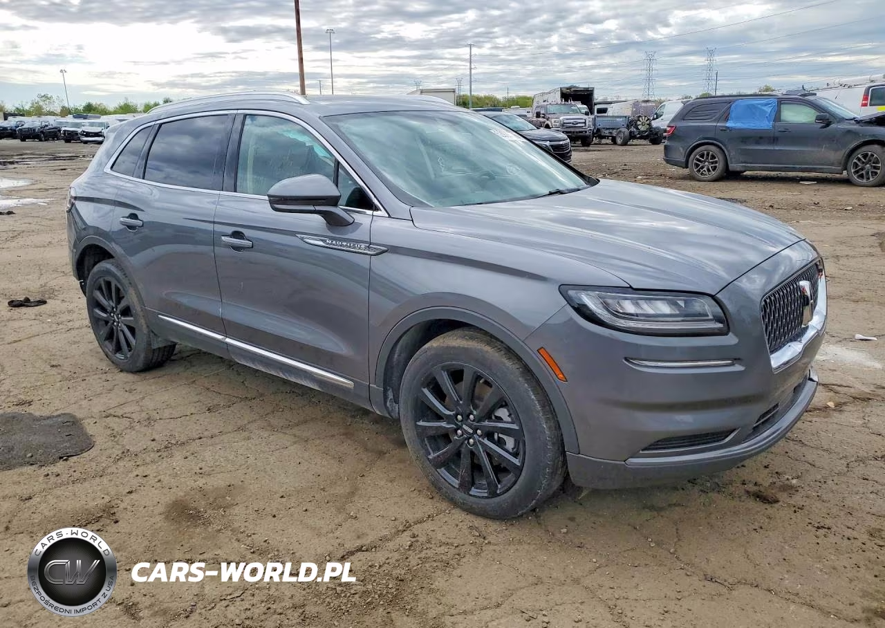 2023 Lincoln Nautilus Reserve VIN:2LMPJ8K92PBL23822 - 4