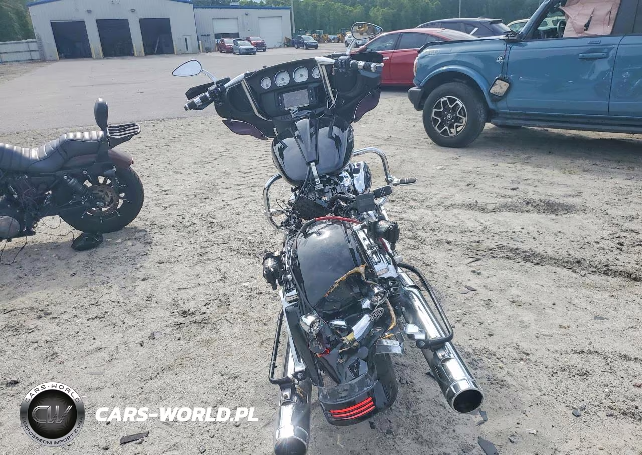 2018 Harley-Davidson Flhx Street Glide VIN:1HD1KBC11JB641726 - 4