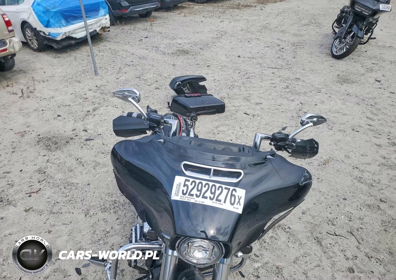 2018 Harley-Davidson Flhx Street Glide VIN:1HD1KBC11JB641726 - 5