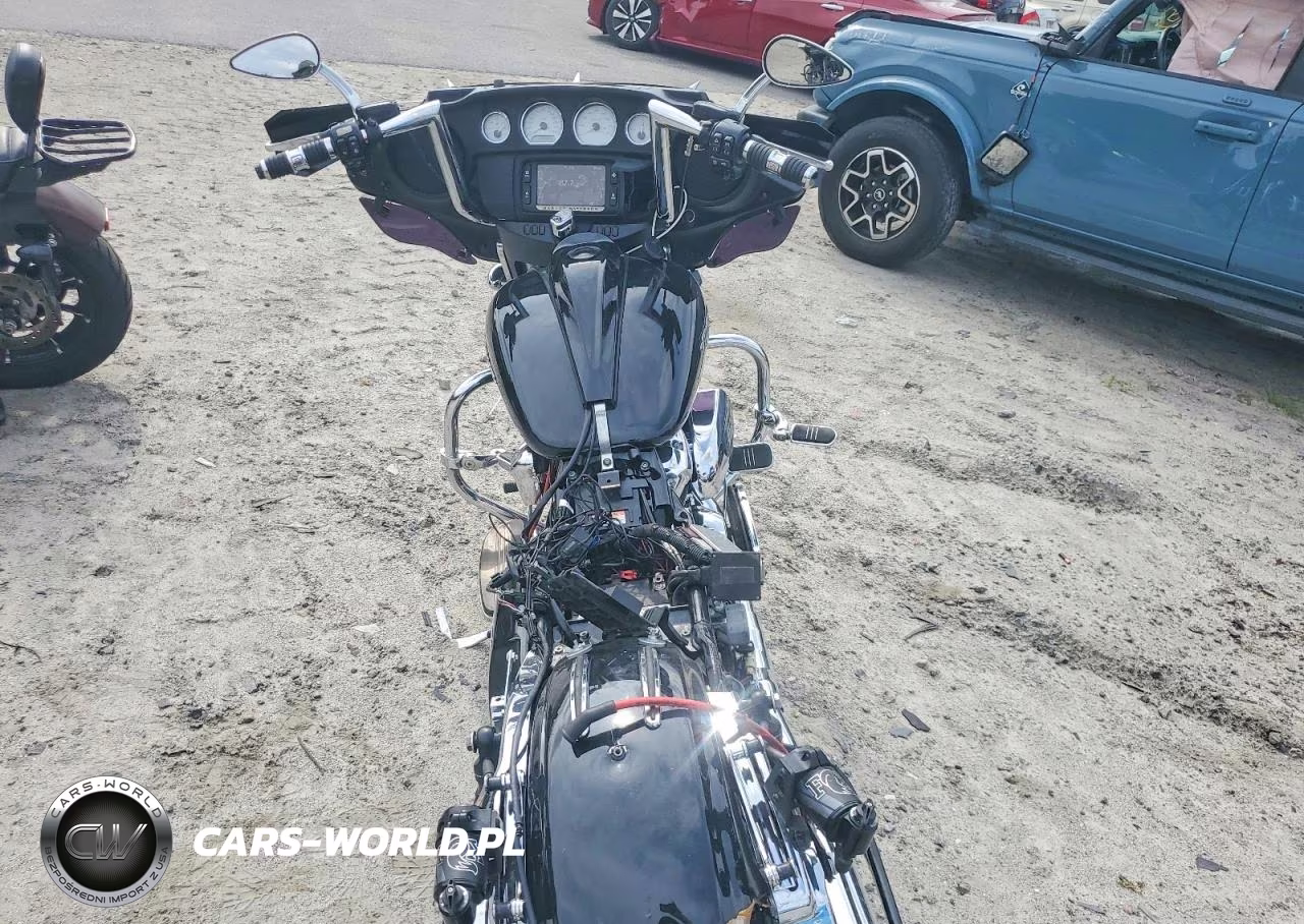 2018 Harley-Davidson Flhx Street Glide VIN:1HD1KBC11JB641726 - 6
