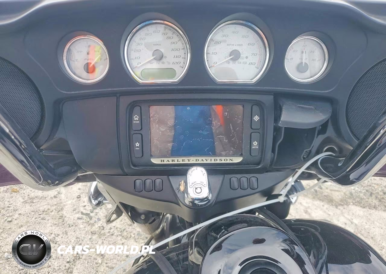 2018 Harley-Davidson Flhx Street Glide VIN:1HD1KBC11JB641726 - 7