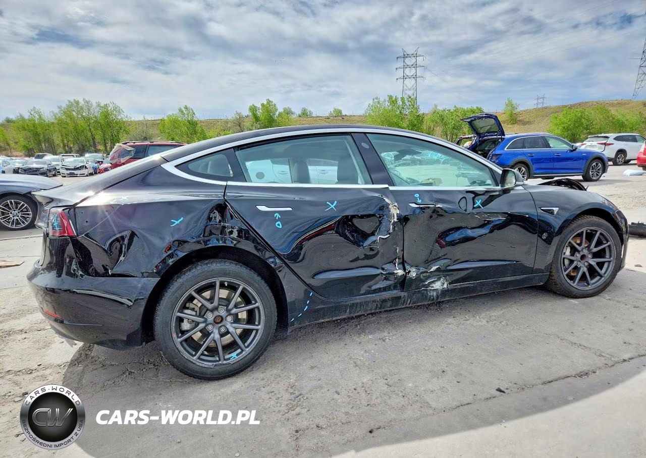 2018 Tesla Model 3 VIN:5YJ3E1EA7JF030444 - 3