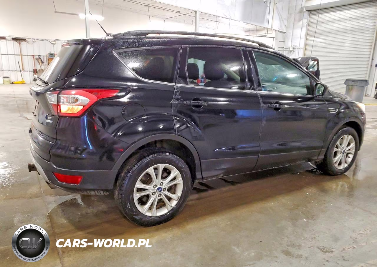 2017 Ford Escape Se VIN:1FMCU9G9XHUC26105 - 3