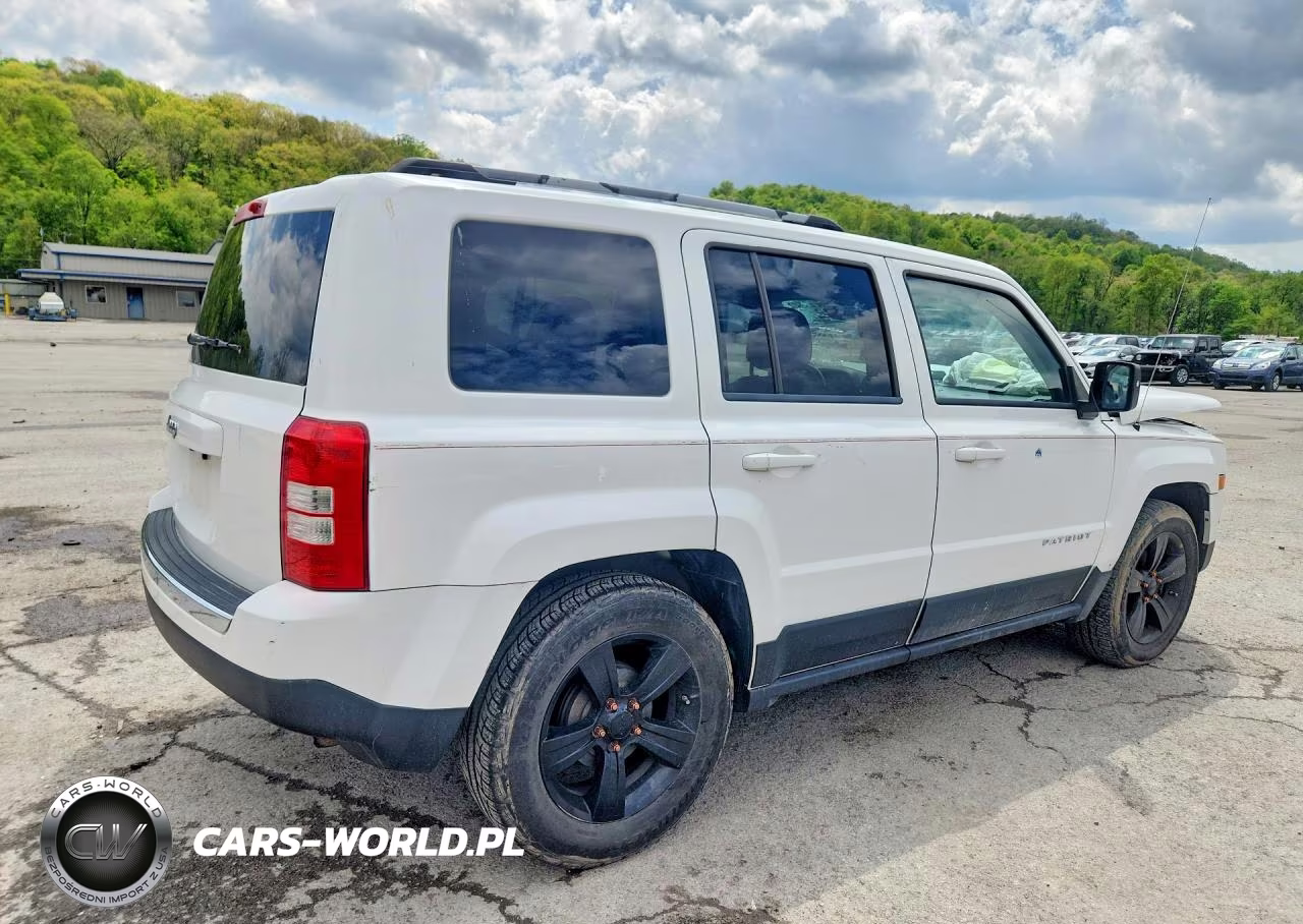 2012 Jeep Patriot Latitude VIN:1C4NJPFA3CD719963 - 3