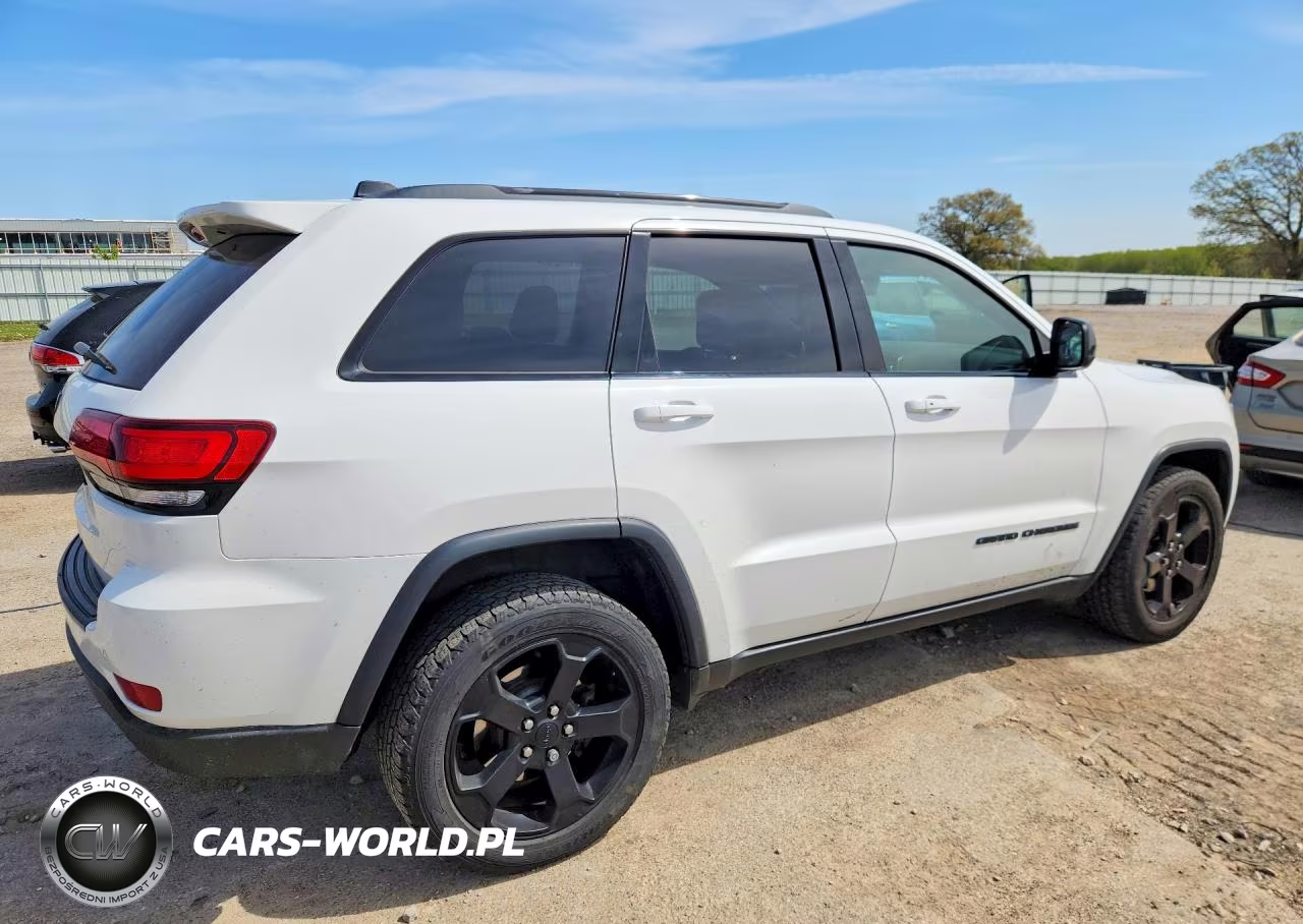 2019 Jeep Grand Cherokee Laredo VIN:1C4RJFAG5KC537242 - 3