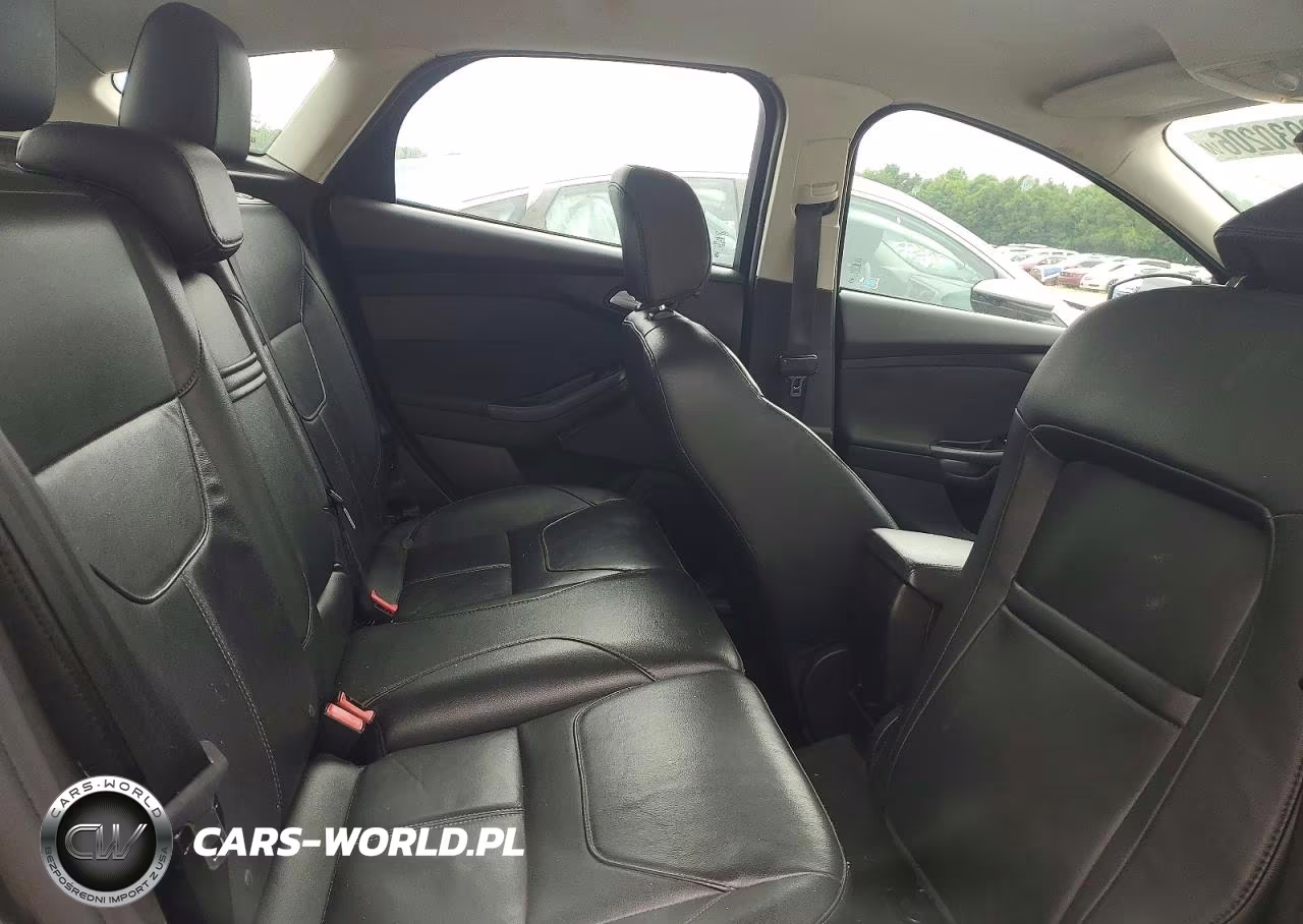 2016 Ford Focus Se VIN:1FADP3K29GL299564 - 10