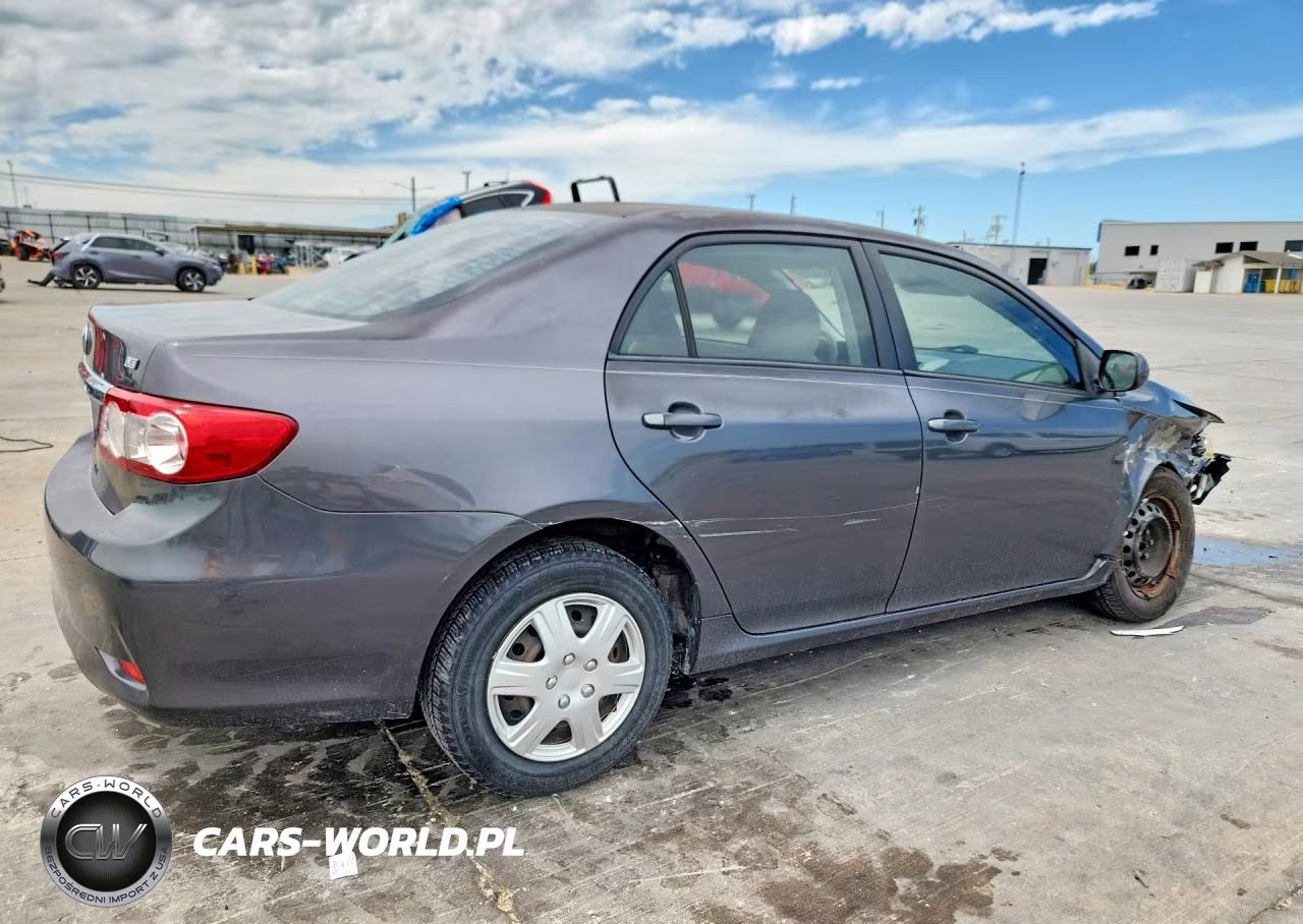 2011 Toyota Corolla Le VIN:JTDBU4EE7B9154924 - 3