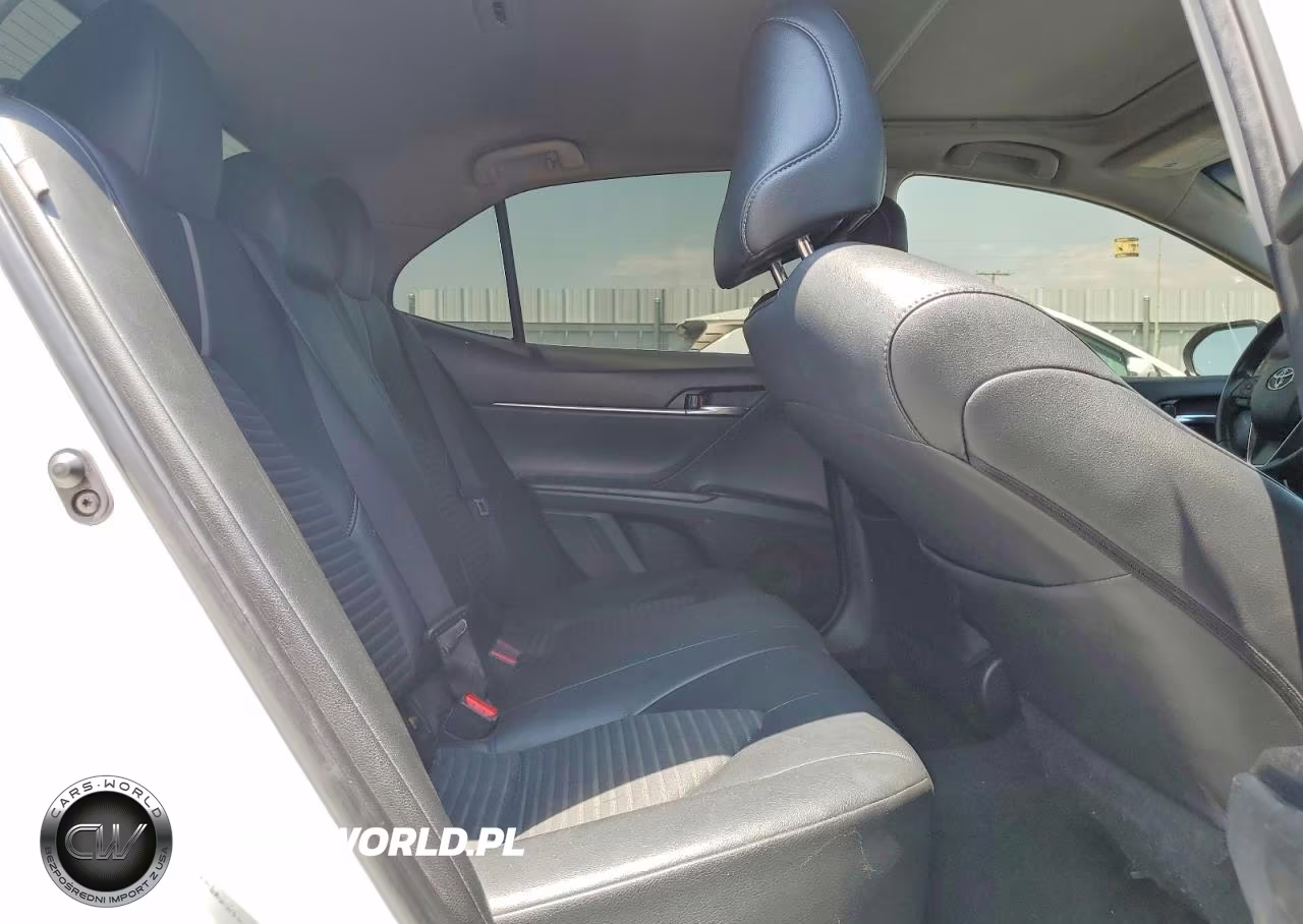 2018 Toyota Camry Se VIN:JTNB11HK8J3039867 - 10