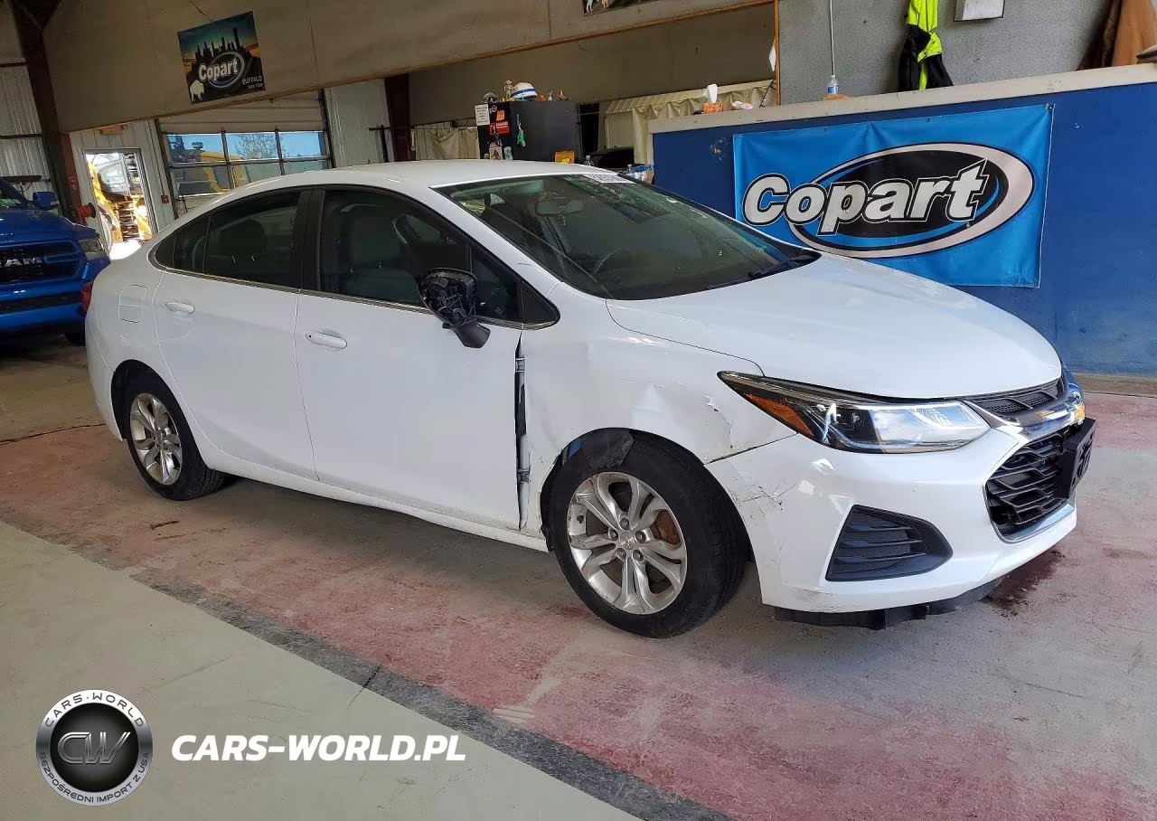 2019 Chevrolet Cruze Lt VIN:1G1BE5SM5K7127823 - 4