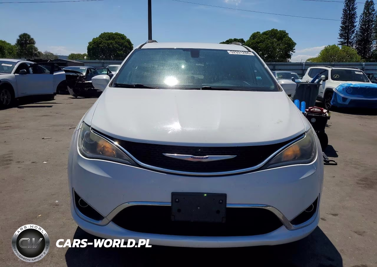 2019 Chrysler Pacifica Touring L VIN:2C4RC1BG3KR626388 - 5