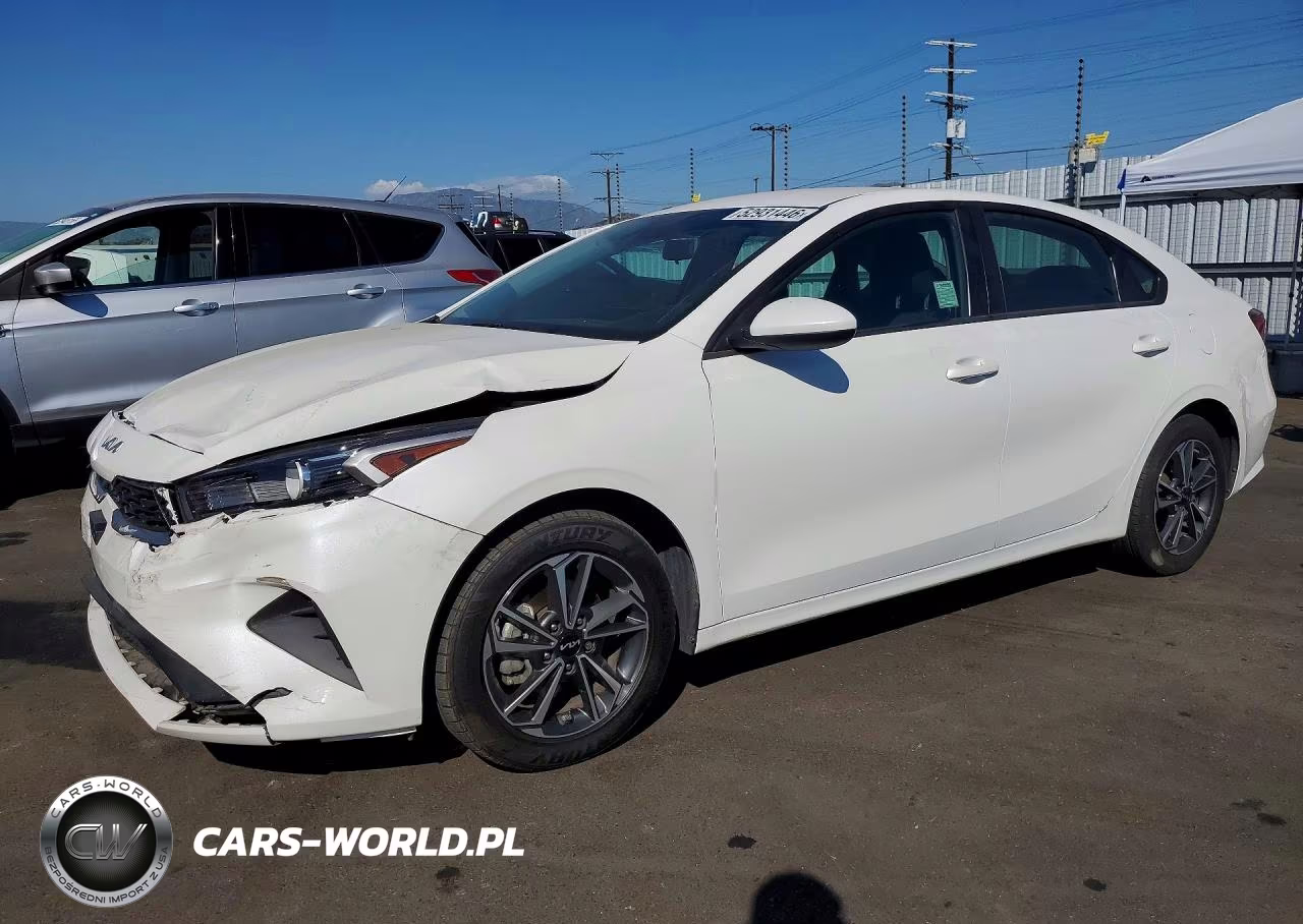 2024 Kia Forte Lxs – zdjęcie 1 z 12