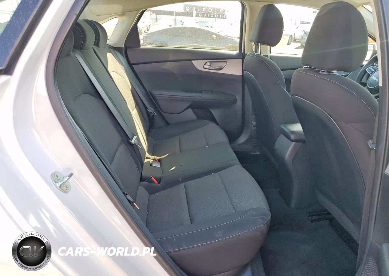 2024 Kia Forte Lxs VIN:3KPF24AD6RE725460 - 10
