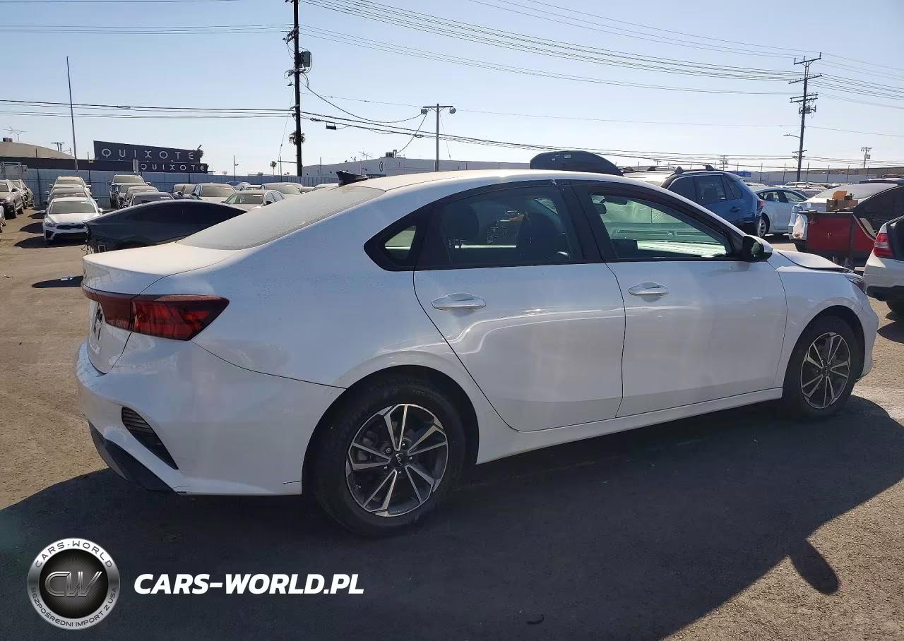 2024 Kia Forte Lxs VIN:3KPF24AD6RE725460 - 3