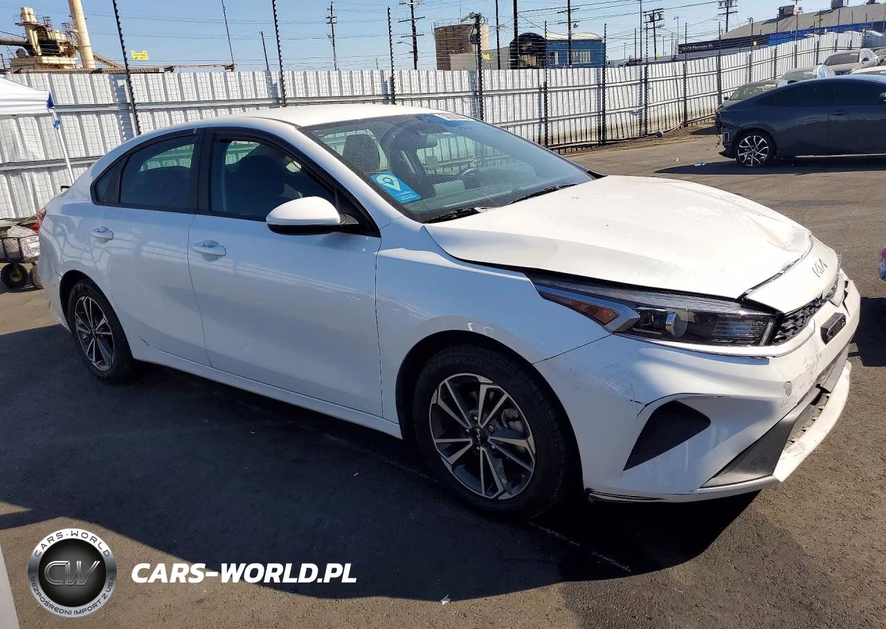 2024 Kia Forte Lxs VIN:3KPF24AD6RE725460 - 4