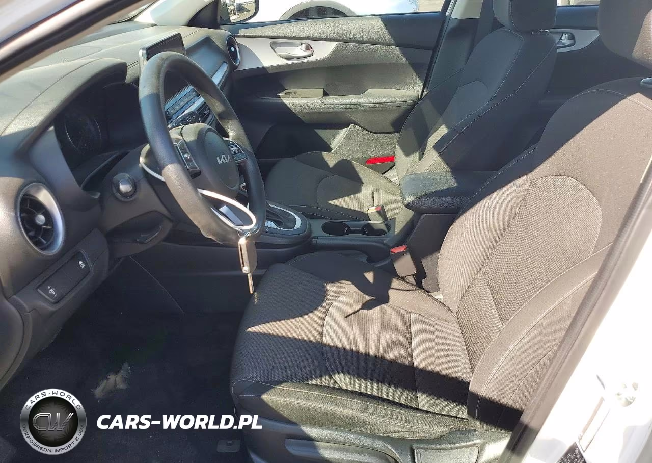 2024 Kia Forte Lxs VIN:3KPF24AD6RE725460 - 7