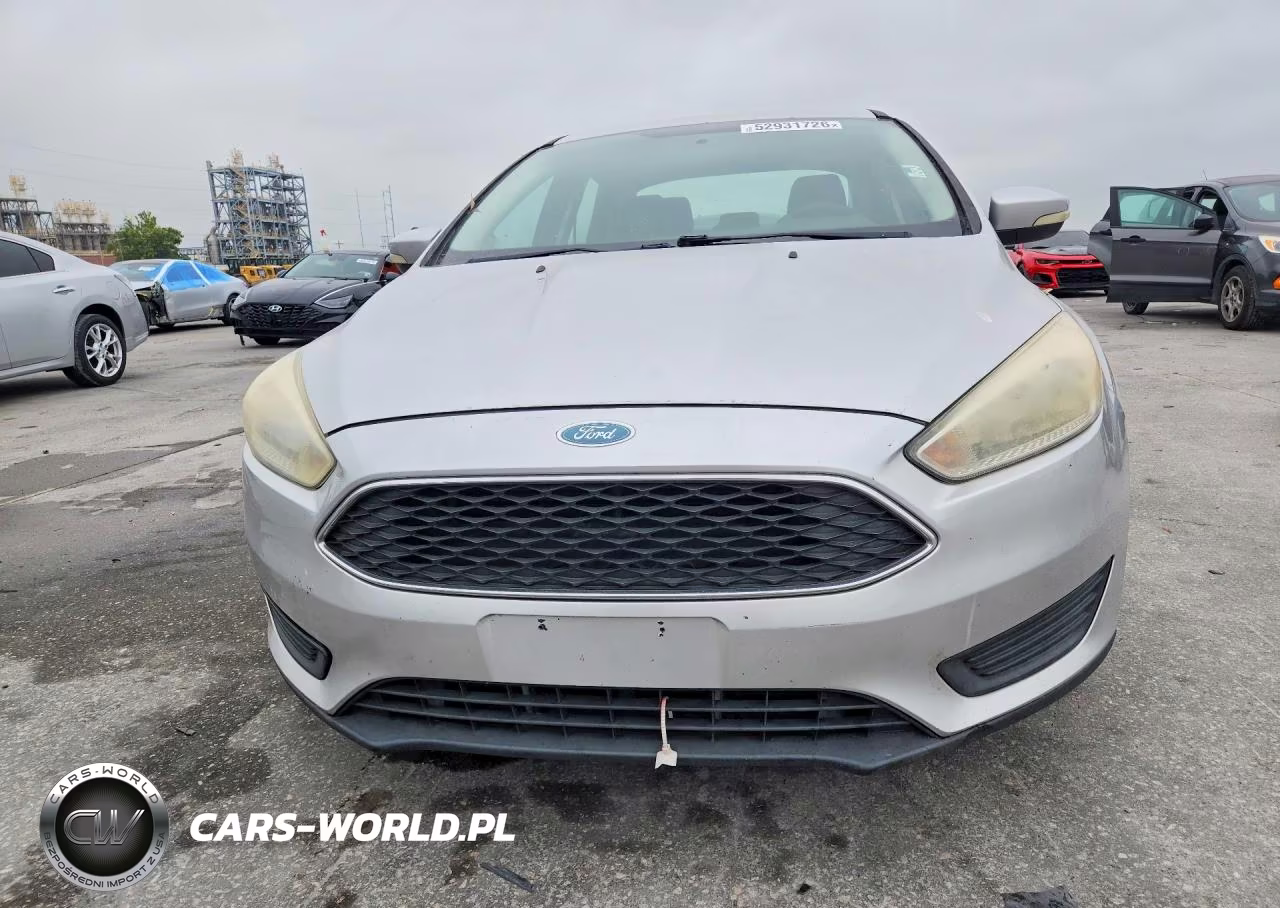 2017 Ford Focus Se VIN:1FADP3F27HL309536 - 5