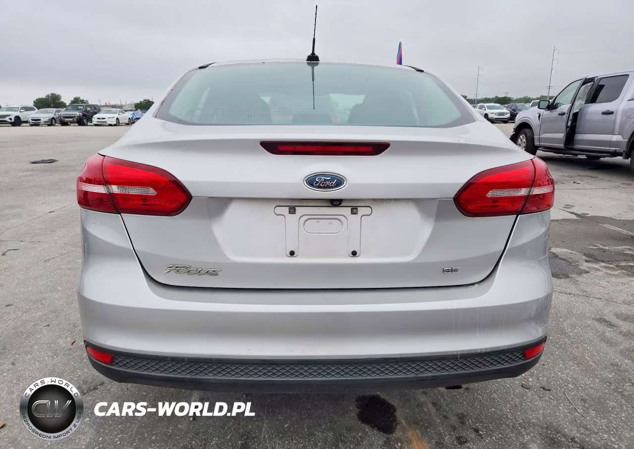 2017 Ford Focus Se VIN:1FADP3F27HL309536 - 6