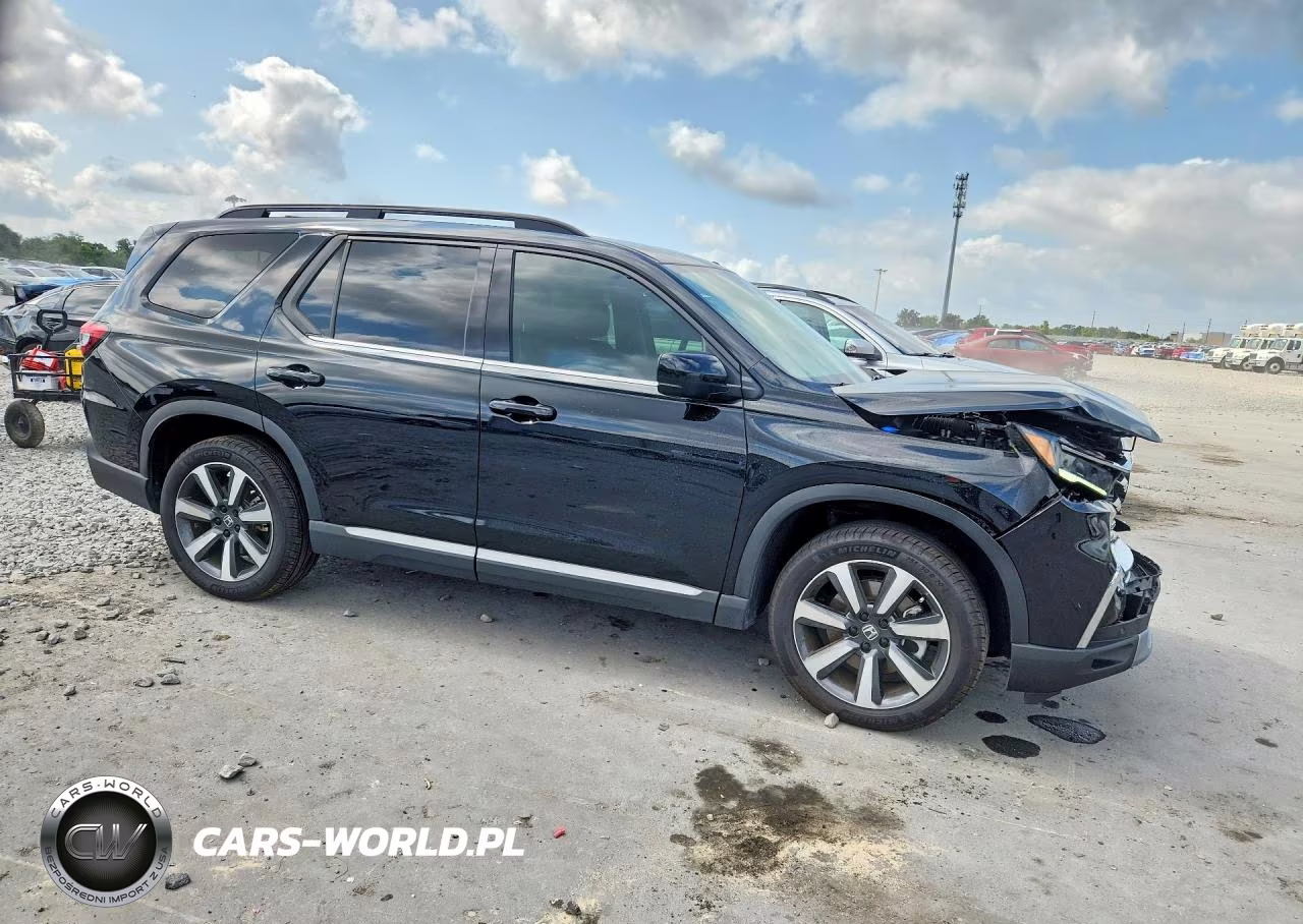2025 Honda Pilot Touring VIN:5FNYG2H7XSB037752 - 4