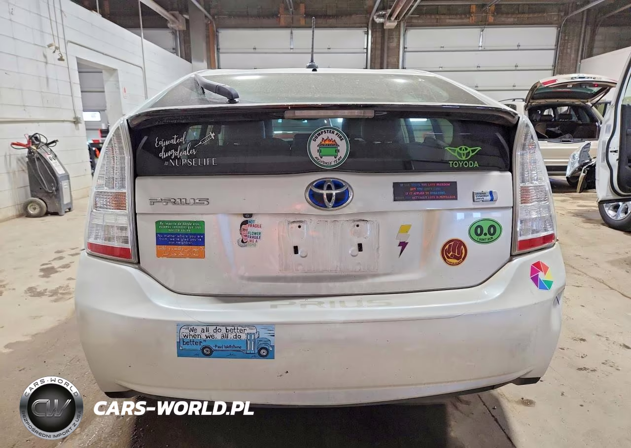 2011 Toyota Prius Four VIN:JTDKN3DU7B0318161 - 6