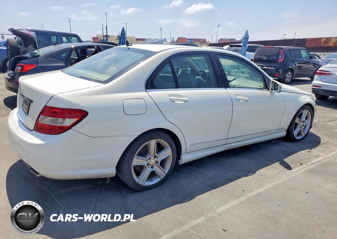 2011 Mercedes-Benz C 300 VIN:WDDGF5EB8BR187092 - 3