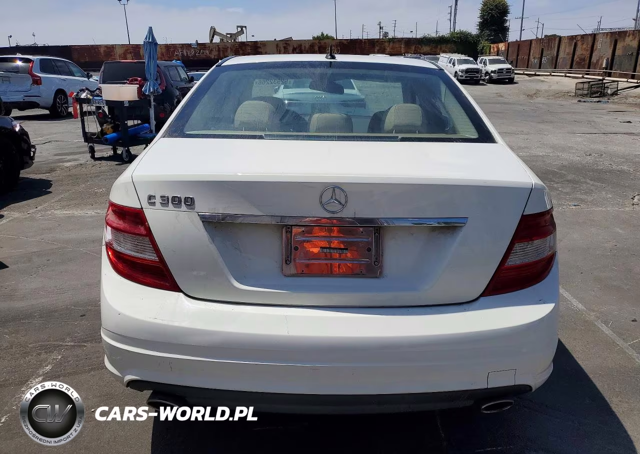 2011 Mercedes-Benz C 300 VIN:WDDGF5EB8BR187092 - 6