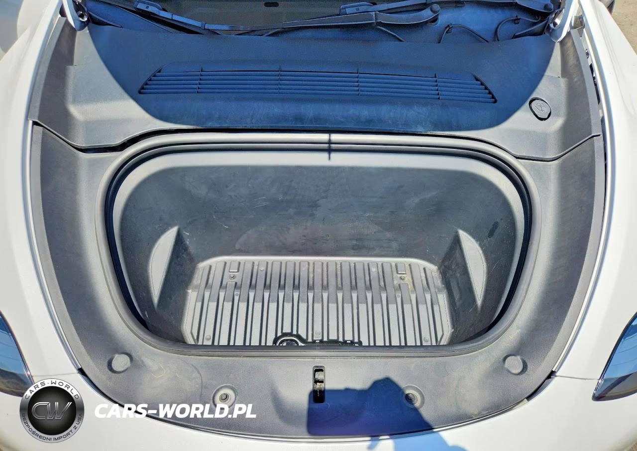 2021 Tesla Model Y VIN:5YJYGAEE7MF273940 - 12