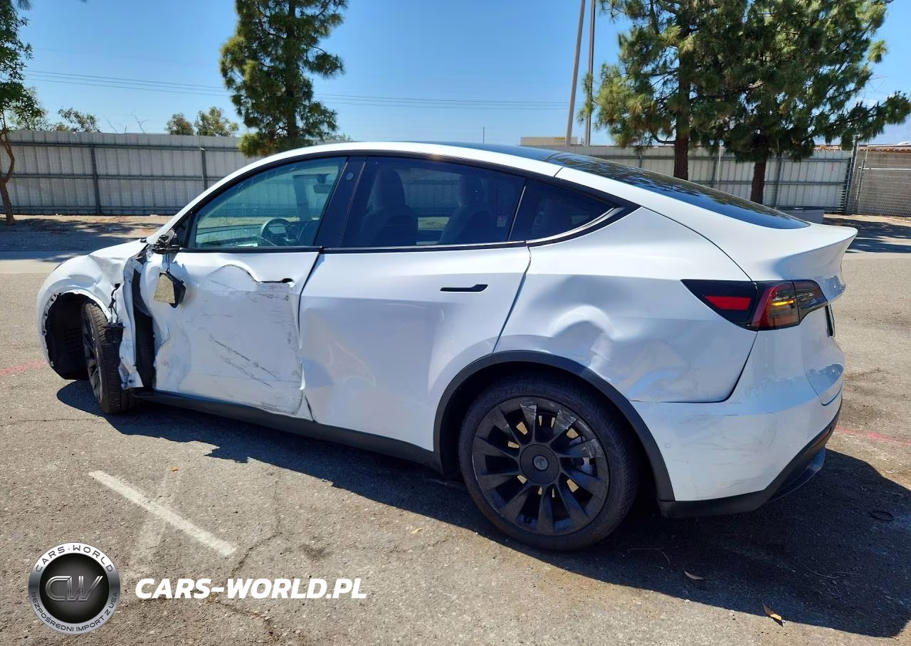 2021 Tesla Model Y VIN:5YJYGAEE7MF273940 - 2