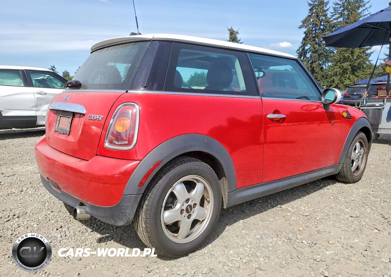 2009 Mini Cooper VIN:WMWMF335X9TU70411 - 3