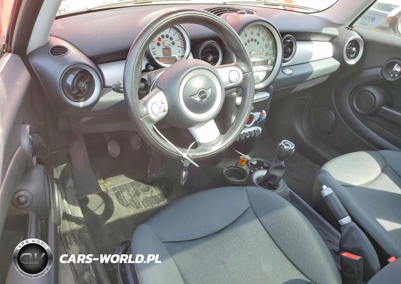 2009 Mini Cooper VIN:WMWMF335X9TU70411 - 8